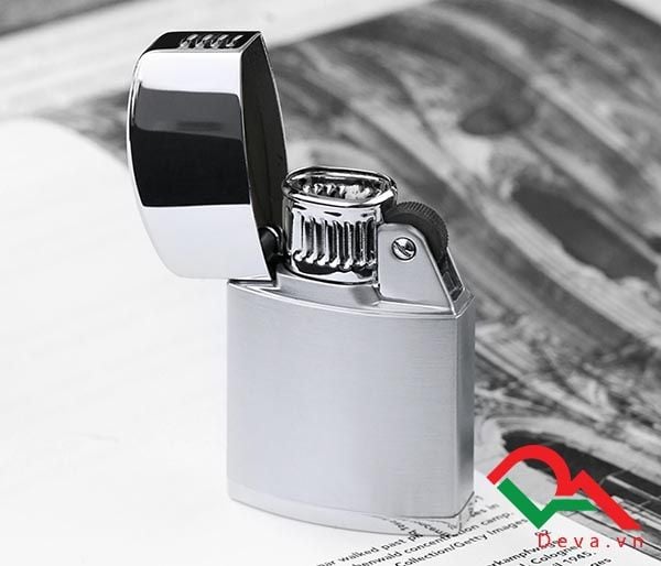 Bật lửa xăng đá Ronson R28