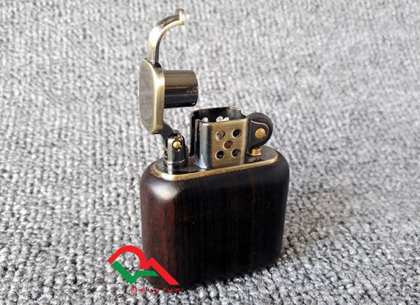 Bật lửa xăng đá Zorro vỏ gỗ Z506-103