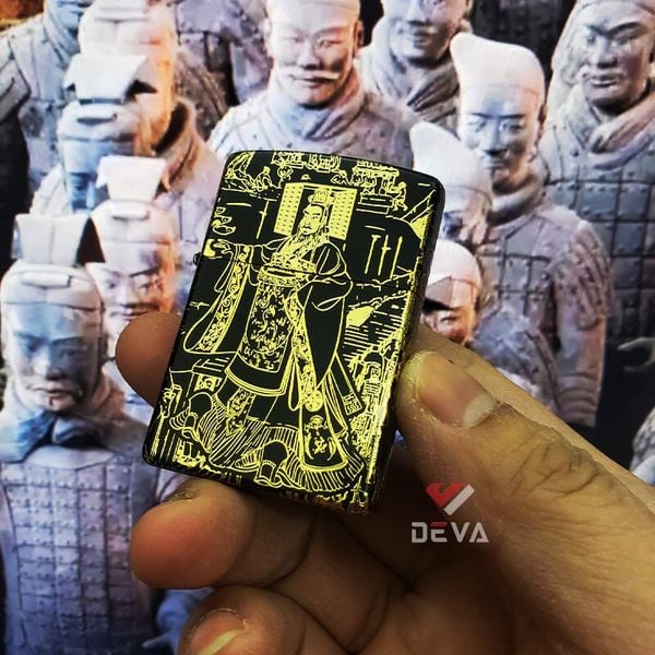 Bật lửa xăng đá Zorro chủ đề Tần Thủy Hoàng Đế mạ vàng Z2-1071