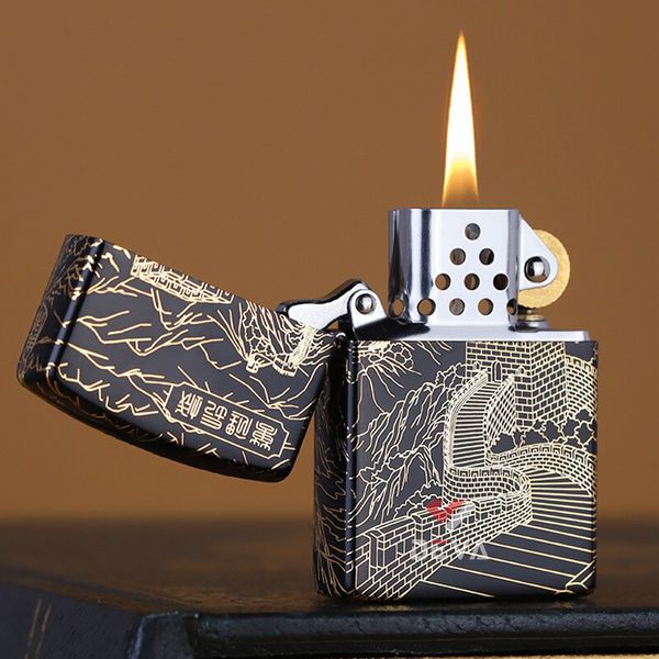 Bật lửa xăng đá Zorro chủ đề Vạn Lý Trường Thành mạ vàng Z2-1076