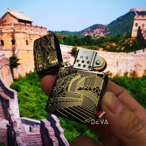 Bật lửa xăng đá Zorro chủ đề Vạn Lý Trường Thành mạ vàng Z2-1076