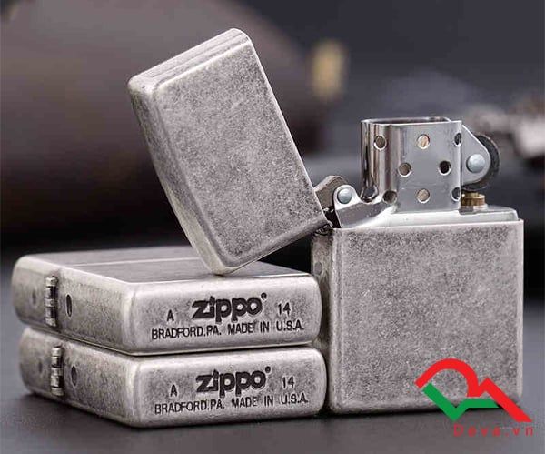 Bật lửa Zippo Mỹ màu bạc cổ ZT30