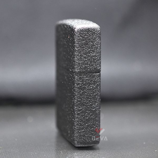 Bật lửa zippo chính hãng sơn mài đen Z01