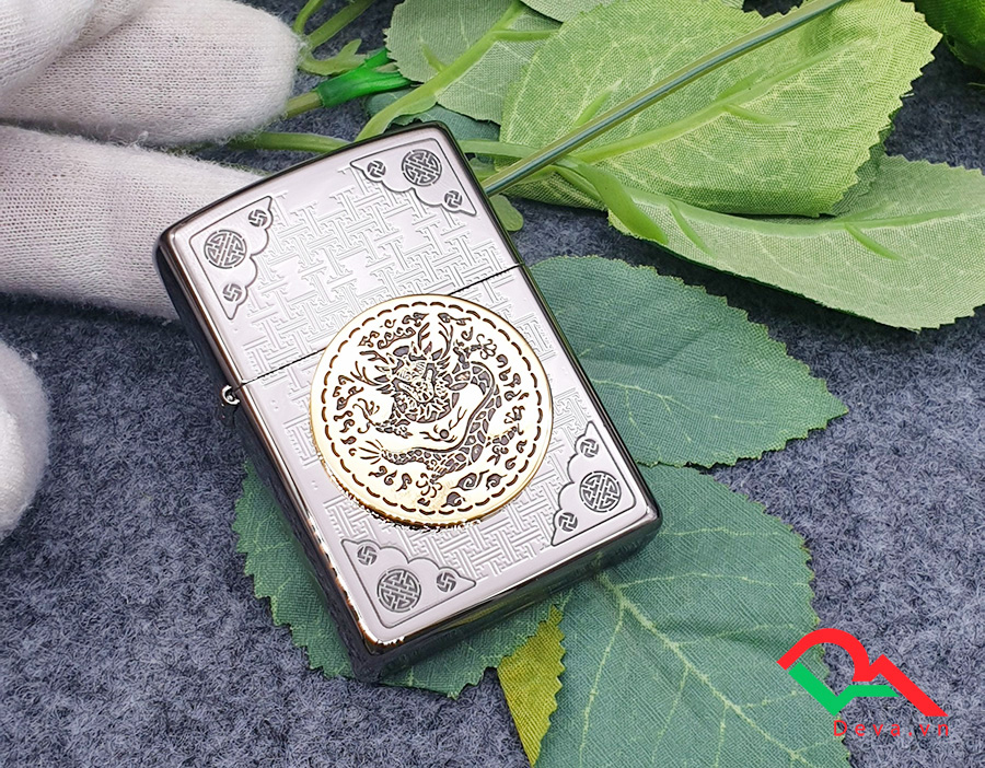 Bật lửa Zippo dán emblem
