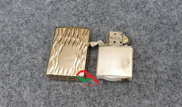 Zippo khắc chìm vàng cổ 1976 C04
