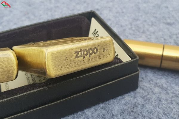 Zippo  Đời 2006 hình công  C438