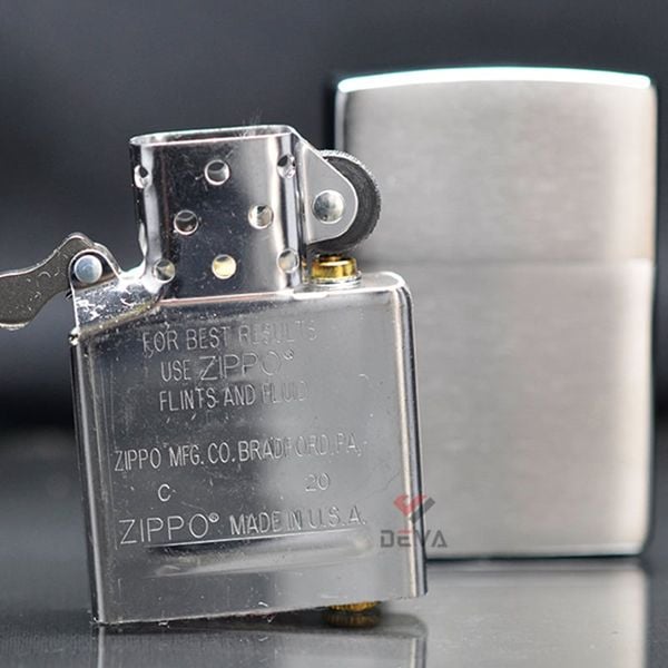 Bật lửa Zippo Mỹ bạc xước Z69