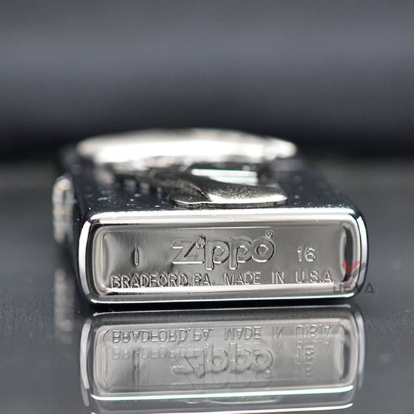 Bật lửa Zippo Mỹ chính hãng bàn tay chơi bài Full House Z56