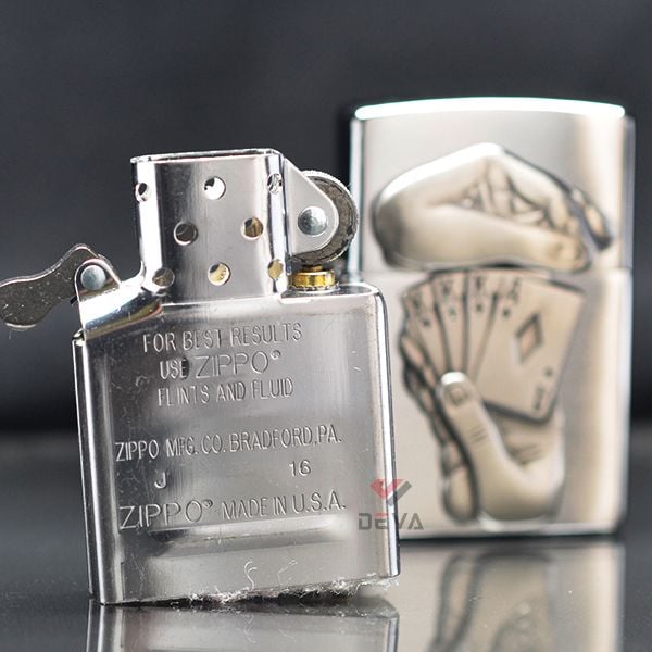 Bật lửa Zippo Mỹ chính hãng bàn tay chơi bài Full House Z56