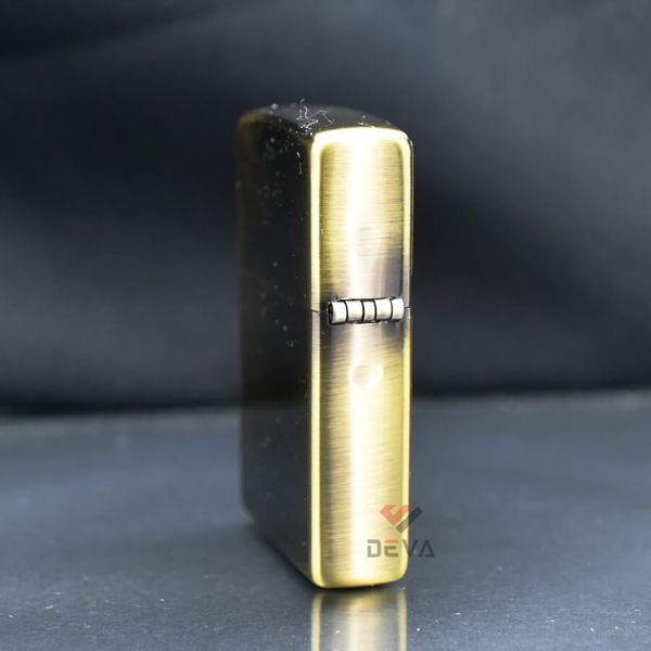 Zippo Kẻ Chéo Ốp Gỗ Khắc Hoa Văn Cổ Điển ZN267