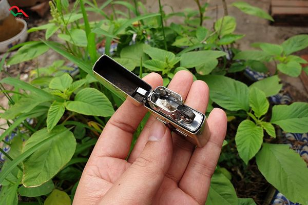 Bật Lửa Xăng Đá Zorro Z8658