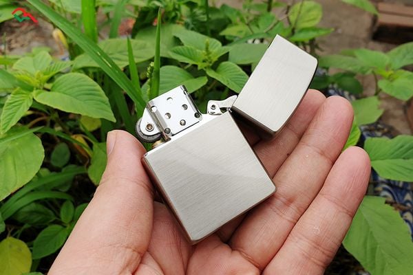 Bật Lửa Xăng Đá Zorro Z8658
