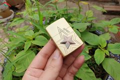 Bật Lửa Xăng Đá Zorro Z8658