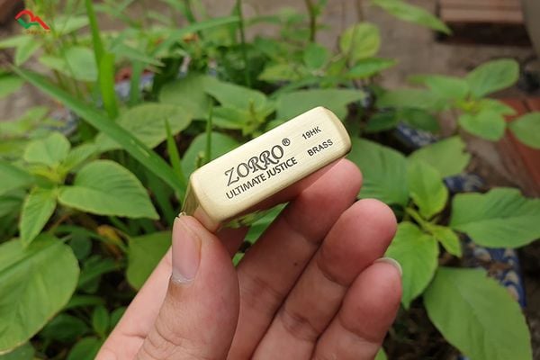 Bật Lửa Xăng Đá Zorro Z8658