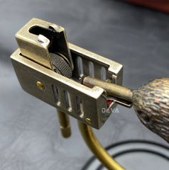 Bật lửa xăng đồng khối hình chim TC23