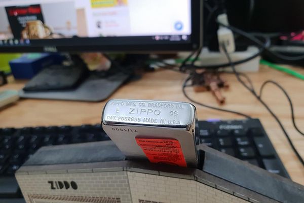 Tái bản 1941 chủ đề nhà máy zippo giới hạn C452