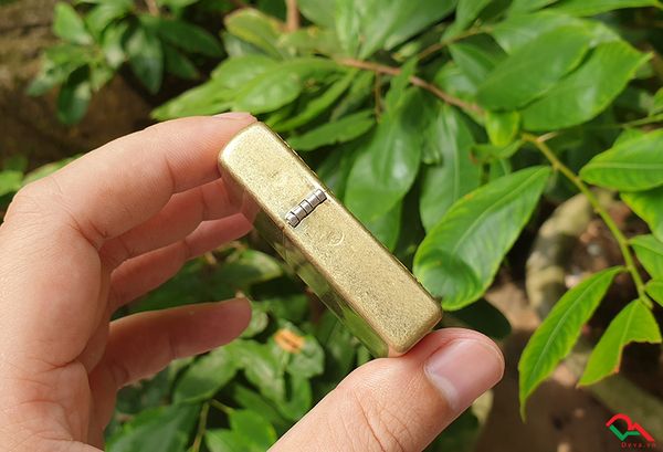 Zippo hoa văn khảm trai ZN169