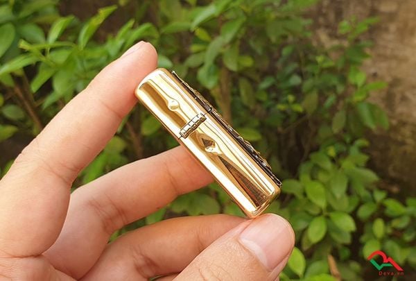Zippo hoa văn hình cá ZN185