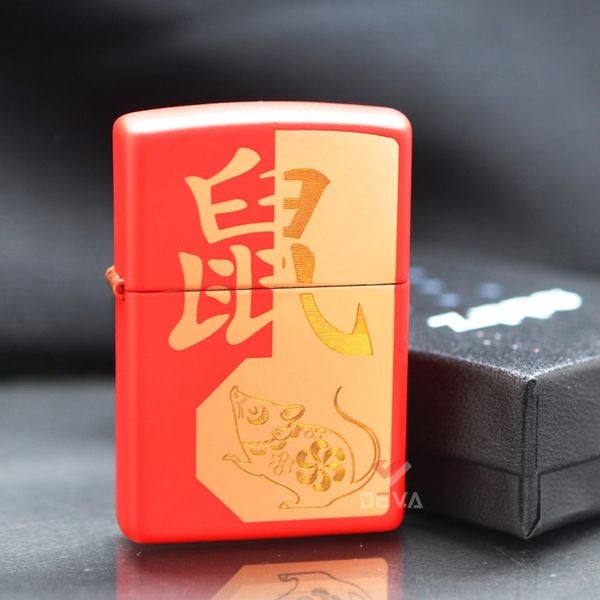 Zippo Sơn Đỏ Chủ Đề Con Giáp Tý-Chuột Z115