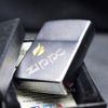 Zippo Mạ Satin Khắc Ngọn Lửa Mạ Vàng Và Logo Chéo ZK19