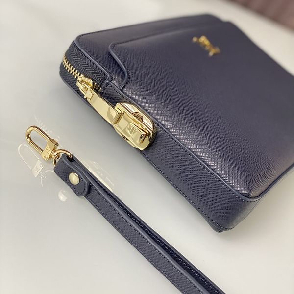 Ví cầm tay nam cao cấp LV35