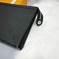 Clutch cầm tay da đen nhám VCT13