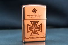 Bật lửa Zorro đồng đỏ khắc biểu tượng Thế Chiến II Đức Z9749