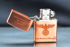 Bật lửa Zorro đồng đỏ khắc biểu tượng Thế Chiến II Đức Z9749