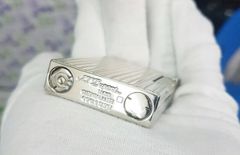Bật lửa ST Dupont vân kẻ dọc sole D107