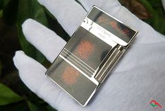 Bật lửa Dupont sơn mài đen viền vàng D133