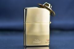 Zippo Để Bàn Mạ Vàng 24K Chủ Đề Cao Bồi Chăn Bò Texas ZN358
