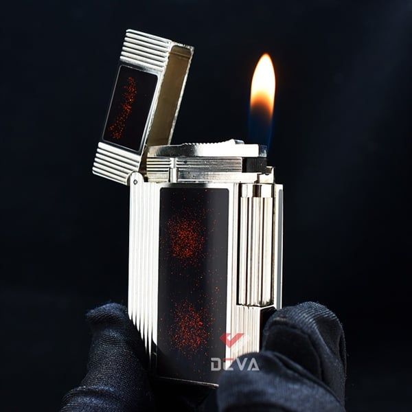 Bật lửa ST Dupont kẻ dọc sơn mài đen D164