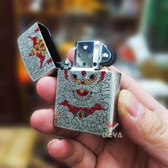 Bật lửa xăng đá Zorro khắc đầu lân may mắn số giới hạn Z91909