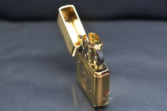 Zippo Armor Kỷ Niệm Ngày Sinh Nhà Sáng Lập Zippo Gold Plate Founder's Day Z16 Collectible