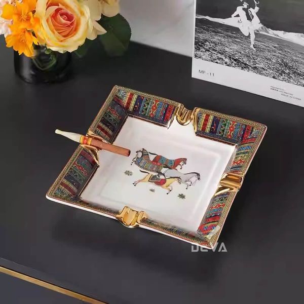 Gạt tàn 4 điếu hoa văn ngựa AS 200