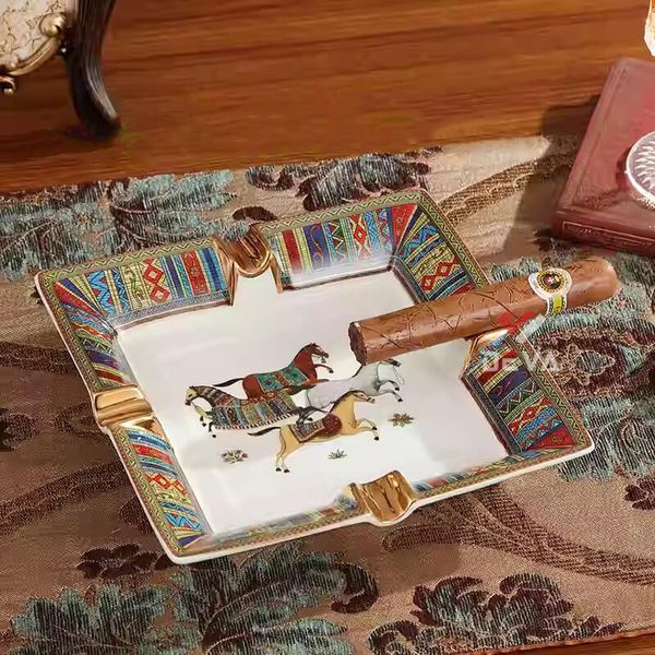 Gạt tàn 4 điếu hoa văn ngựa AS 200