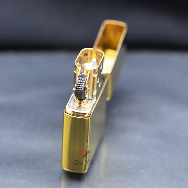 Zippo Khắc Sâu Chủ Đề Xe Jeep Huyền Thoại ZK13