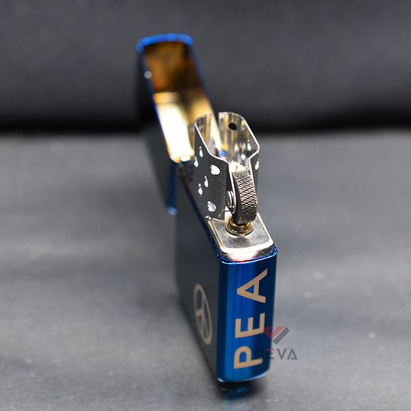 Zippo Xanh Bóng In Biểu Tượng Hòa Bình Peace On Side Z100