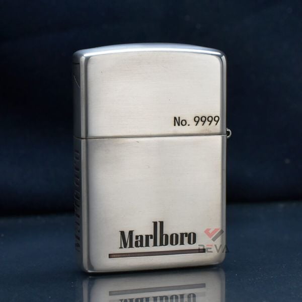 Zippo Bạc Khối Ốp Emblem Chàng Cao Bồi Cưỡi Bò Marlboro BK44