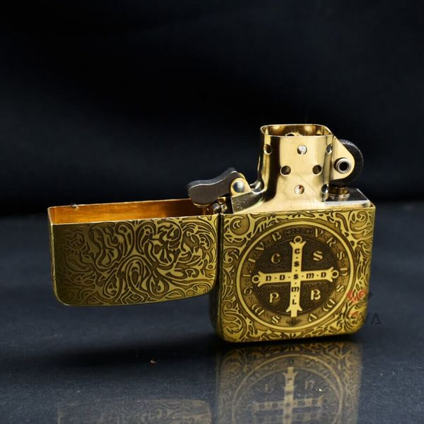 Zippo Tái Bản 1941 Khắc Thánh Giá Trừ Tà Constantine ZN357