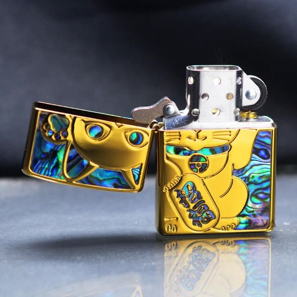 Zippo Khảm Trai Mèo Thần Tài May Mắn Maneki-Neko ZN149