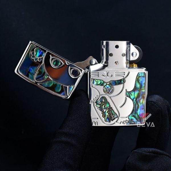 Zippo Khảm Trai Mèo Thần Tài May Mắn Maneki-Neko ZN149