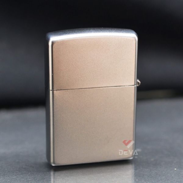Zippo Mạ Satin Khắc Ngọn Lửa American Classic ZK09