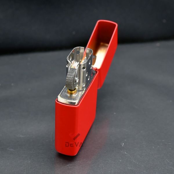 Zippo Sơn Đỏ Chủ Đề Con Giáp Tuất - Chó Year Of The Dog Z06