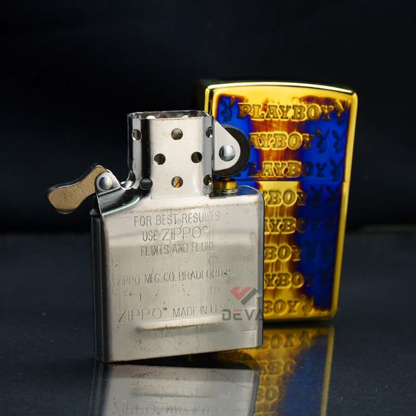 Zippo Đồng Cháy Chủ Đề Thương Hiệu Tạp Chí Playboy ZN283