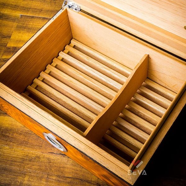 Hộp ủ Cigar Lubinski YJA 60032