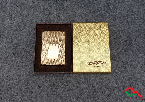 Zippo khắc chìm vàng cổ 1976 C04