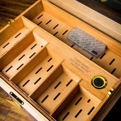 Hộp bảo quản cigar 200 điếu Lubinski  nắp kính cong YJA 60035