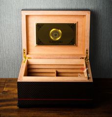 Hộp ủ xì gà Lubinski YJA 60028