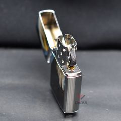 Zippo Mạ Chrome Bạc Bóng In Hình Chim Ưng Eagle Z99